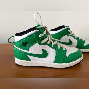 Nike Kids Sneakers in Green and White